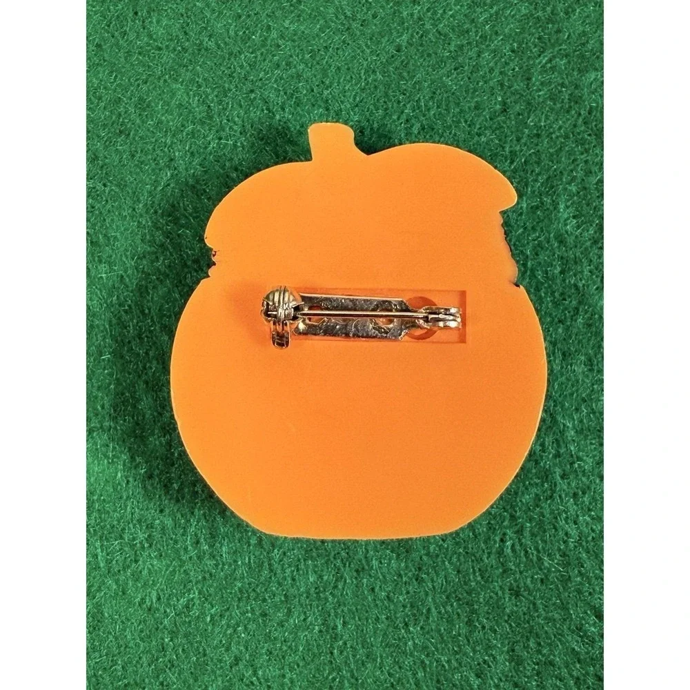 Vintage 1990s Plastic Halloween Pin Brooch Cat in Jack O' Lantern Pumpkin 2